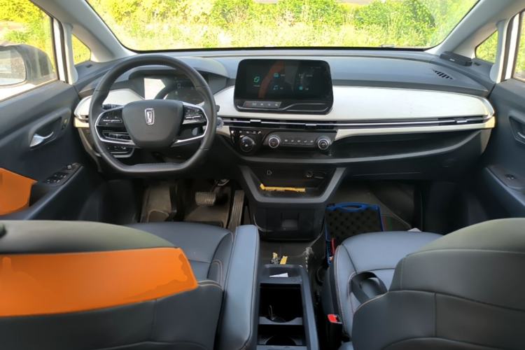Used Bestune NAT 2023 PRO Comfortable Travel Extended Range Battery-Swap Version 401km Center Console