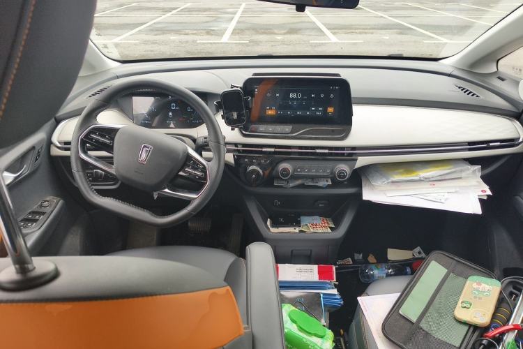 Used Bestune NAT 2023 PRO Comfortable Travel Extended Range Battery-Swap Version 401km Center Console