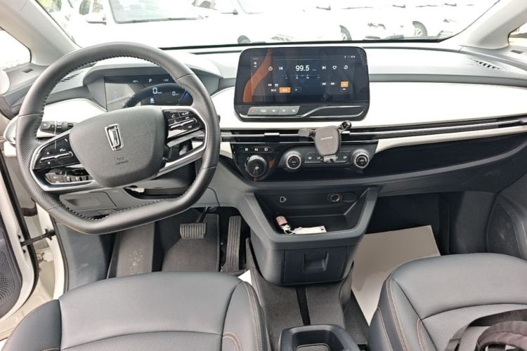 Used Bestune NAT 2023 PRO Comfortable Travel Extended Range Battery-Swap Version 401km Center Console