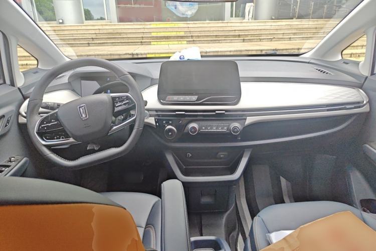 Used Bestune NAT 2023 PRO Comfortable Travel Extended Range Battery-Swap Version 401km Center Console