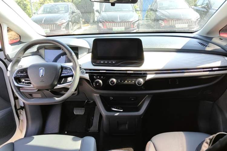 Used Bestune NAT 2023 PRO Comfort Travel Edition 425km Center Console