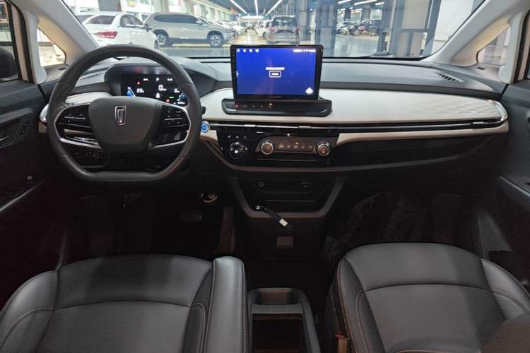 Used Bestune NAT 2023 PRO Comfort Travel Edition 419km Center Console