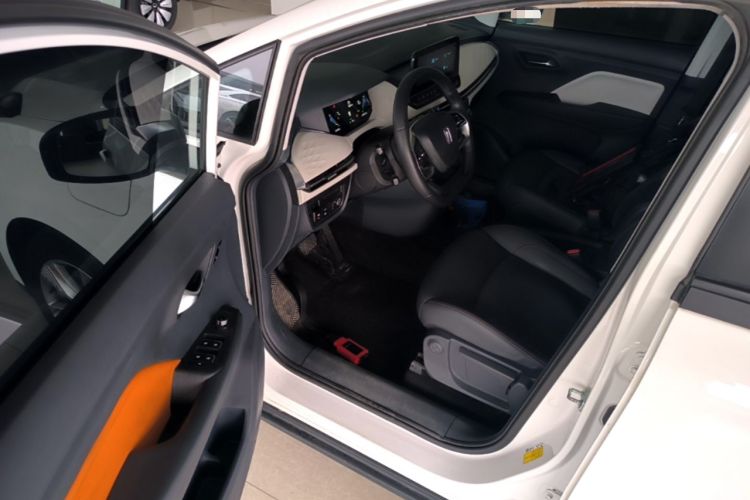 Used Bestune NAT 2023 PRO Comfortable Travel Extended Range Battery-Swap Version 401km Driver Seat