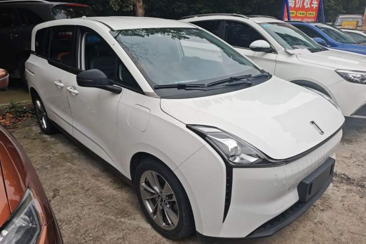 Used Bestune NAT 2023 PRO Comfort Travel Extended Version 425km Front Right 45 Deg