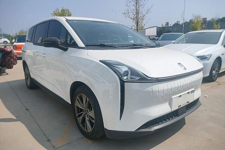 Used Bestune NAT 2023 PRO Comfortable Travel Battery-Swap Version 401km Front Right 45 Deg