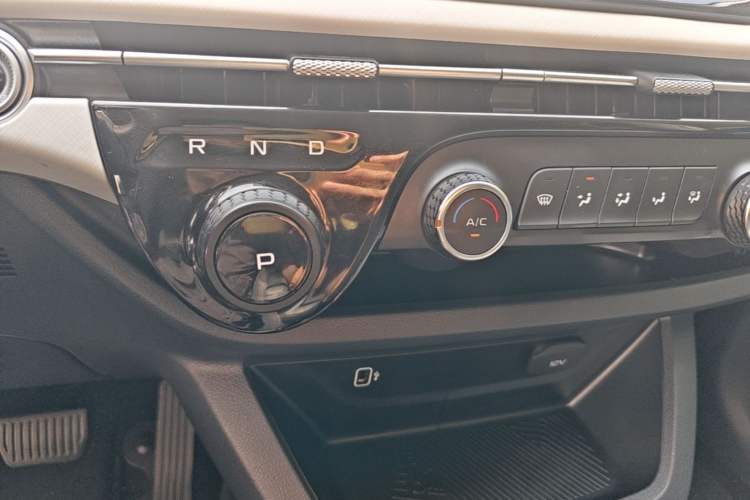 Used Bestune NAT 2023 PRO Enjoy Travel Edition 419km Gear Lever