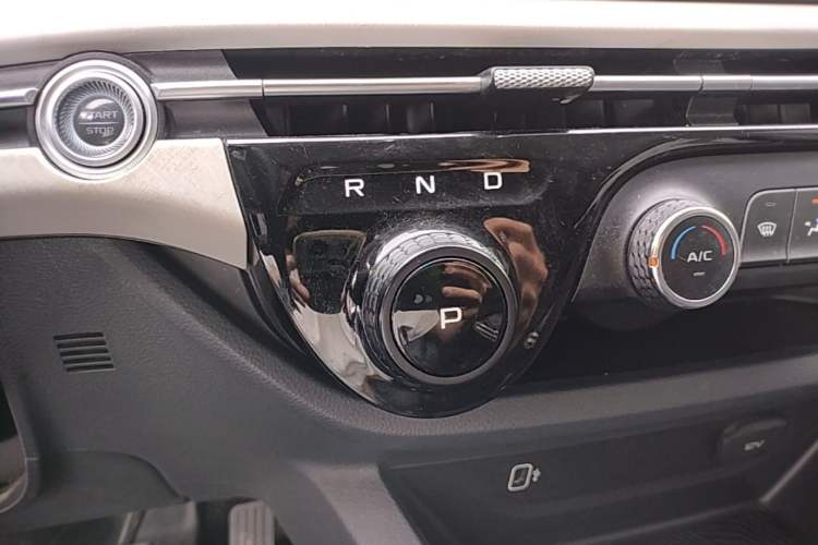 Used Bestune NAT 2023 PRO Comfortable Travel Battery-Swap Version 401km Gear Lever