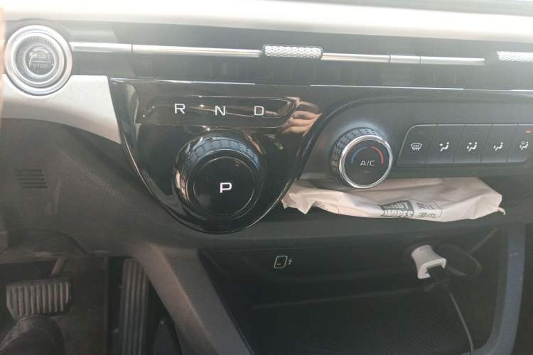 Used Bestune NAT 2023 PRO Comfortable Travel Battery-Swap Version 401km Gear Lever