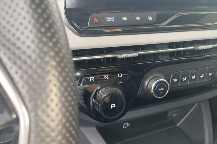 Used Bestune NAT 2023 PRO Comfort Travel Edition 425km Gear Lever