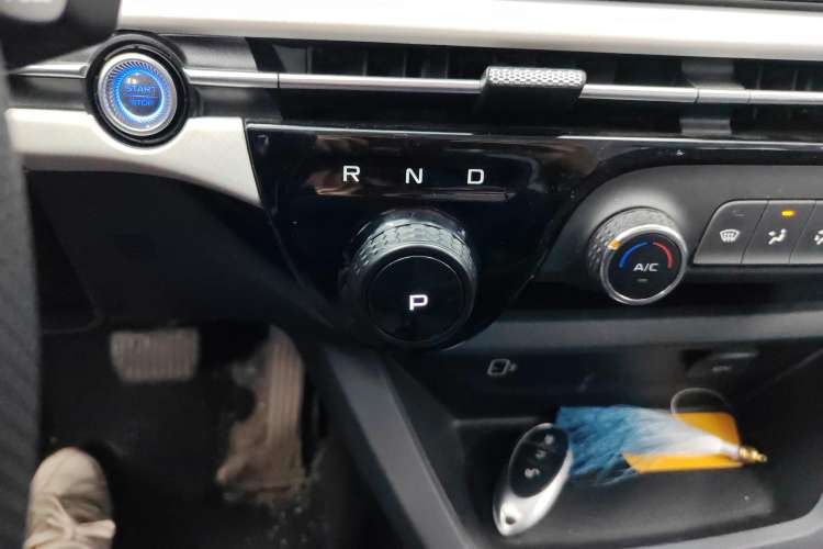 Used Bestune NAT 2023 PRO Comfort Travel Edition 419km Gear Lever