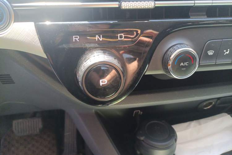 Used Bestune NAT 2023 PRO Comfortable Travel Extended Range Battery-Swap Version 401km Gear Lever