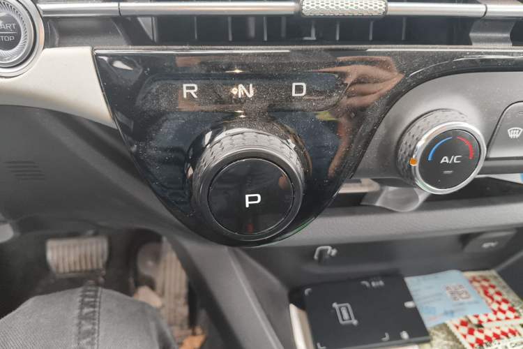 Used Bestune NAT 2023 PRO Comfortable Travel Extended Range Battery-Swap Version 401km Gear Lever