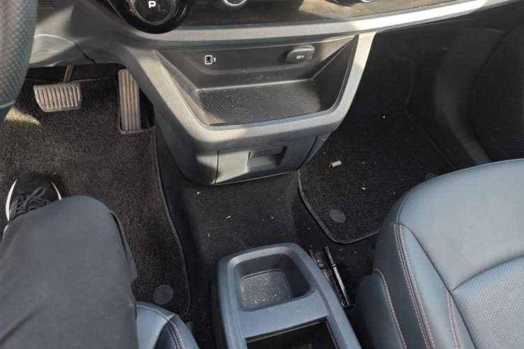 Used Bestune NAT 2023 PRO Comfort Travel Edition 425km Gear Lever