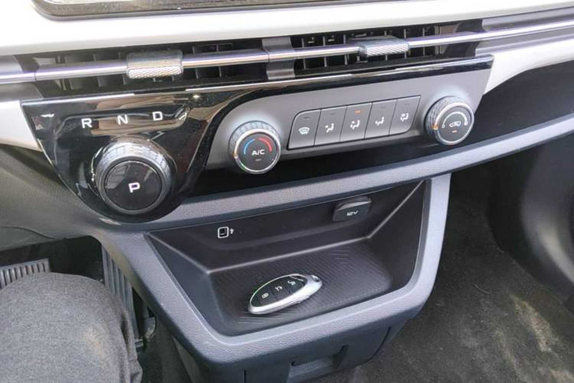 Used Bestune NAT 2023 PRO Comfort Travel Edition 419km Gear Lever