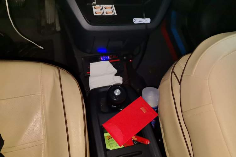 Used Bestune NAT 2023 PRO Comfortable Travel Extended Range Battery-Swap Version 401km Gear Lever