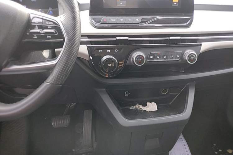 Used Bestune NAT 2023 PRO Comfortable Travel Battery-Swap Version 401km Gear Lever