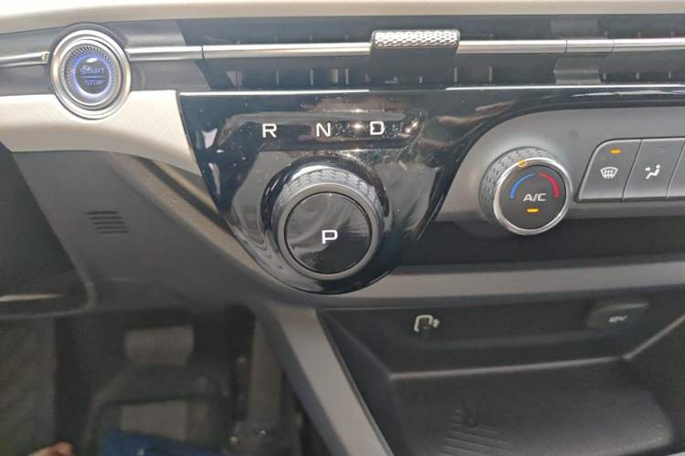Used Bestune NAT 2023 PRO Comfortable Travel Extended Range Battery-Swap Version 401km Gear Lever