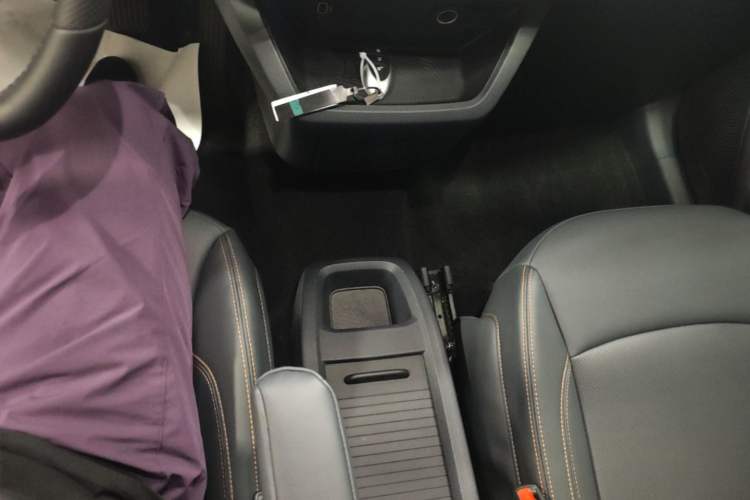 Used Bestune NAT 2023 PRO Comfort Travel Edition 419km Gear Lever