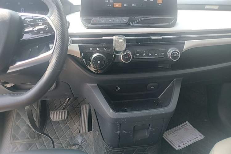 Used Bestune NAT 2023 PRO Comfortable Travel Battery-Swap Version 401km Gear Lever