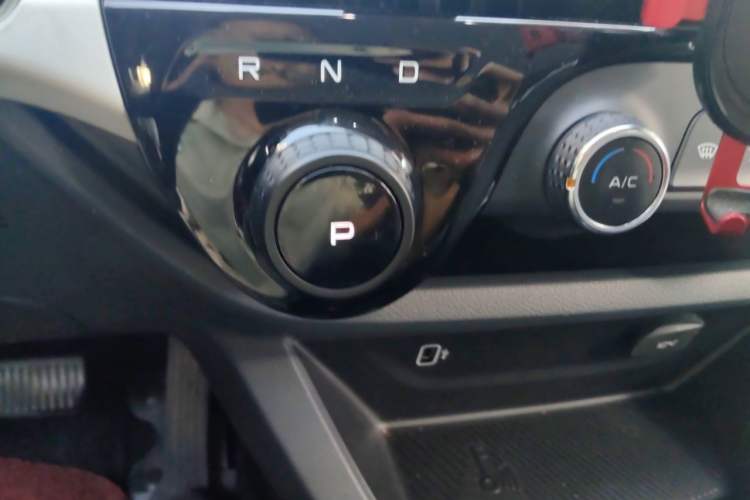 Used Bestune NAT 2023 PRO Comfort Travel Edition 419km Gear Lever