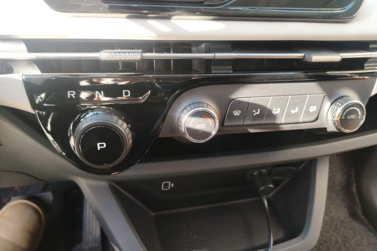 Used Bestune NAT 2023 PRO Enjoy Travel Battery-Swap Version 401km Gear Lever