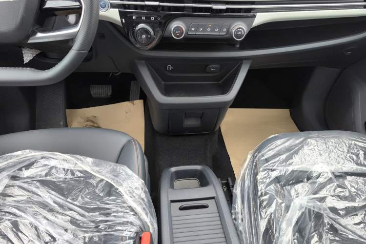 Used Bestune NAT 2023 PRO Comfortable Travel Extended Range Battery-Swap Version 401km Gear Lever