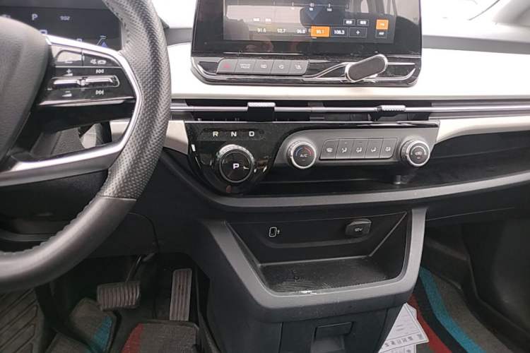 Used Bestune NAT 2023 PRO Comfortable Travel Extended Range Battery-Swap Version 401km Gear Lever