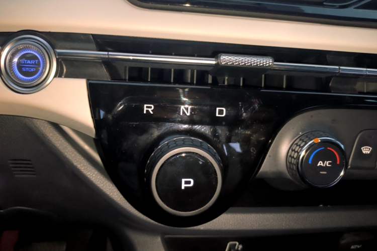Used Bestune NAT 2023 PRO Comfortable Travel Extended Range Battery-Swap Version 401km Gear Lever