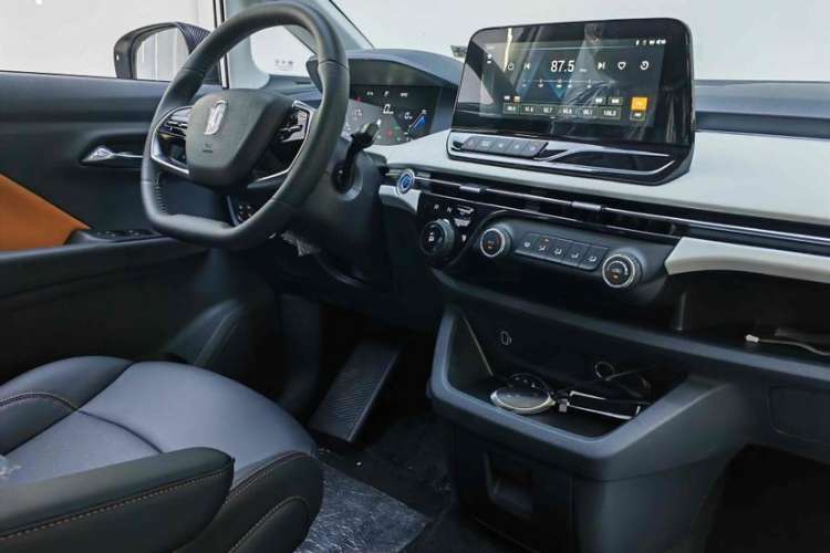 Used Bestune NAT 2023 PRO Comfortable Travel Battery-Swap Version 401km Interior 1