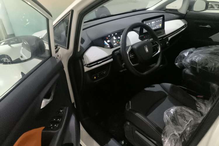 Used Bestune NAT 2023 PRO Enjoy Travel Battery-Swap Version 401km Interior 2