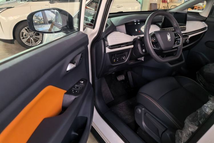 Used Bestune NAT 2023 PRO Comfortable Travel Extended Range Battery-Swap Version 401km Interior 4