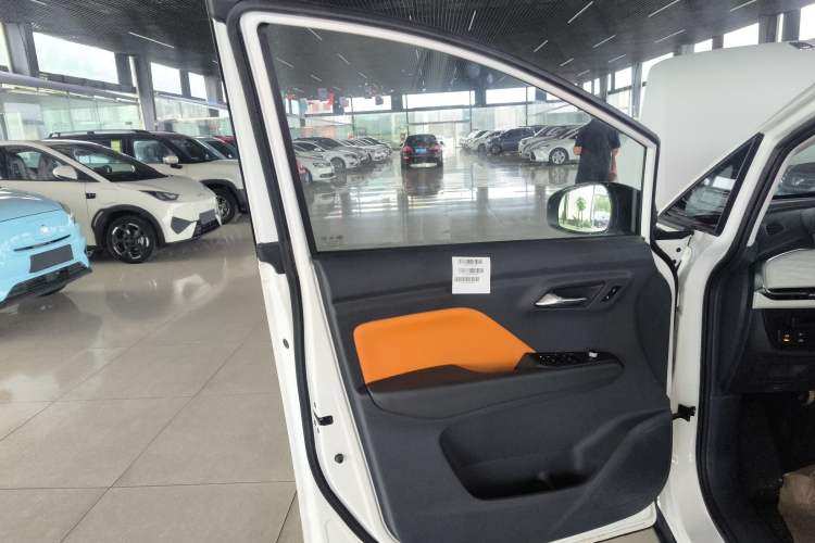 Used Bestune NAT 2023 PRO Comfortable Travel Extended Range Battery-Swap Version 401km Left Front Door Interior