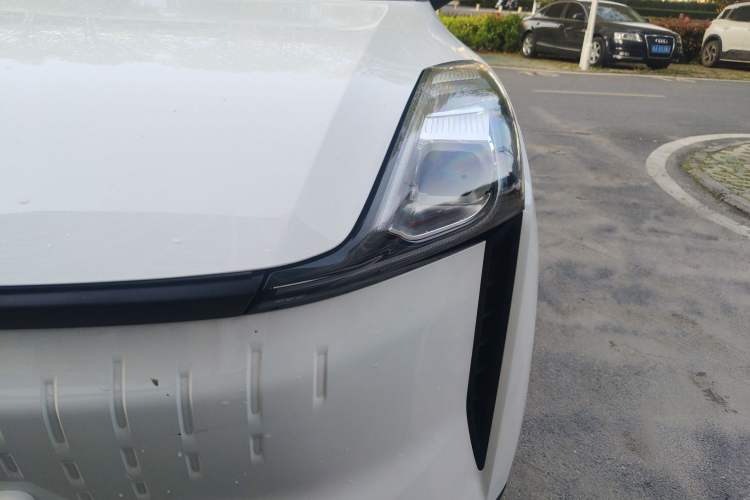 Used Bestune NAT 2023 PRO Comfortable Travel Battery-Swap Version 401km Left Front Headlight