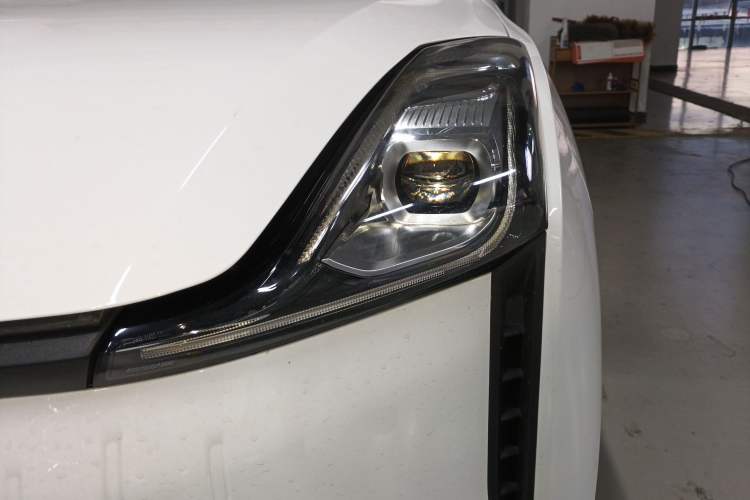 Used Bestune NAT 2023 PRO Comfortable Travel Extended Range Battery-Swap Version 401km Left Front Headlight
