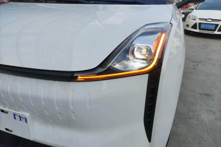 Used Bestune NAT 2023 PRO Comfortable Travel Battery-Swap Version 401km Left Front Headlight