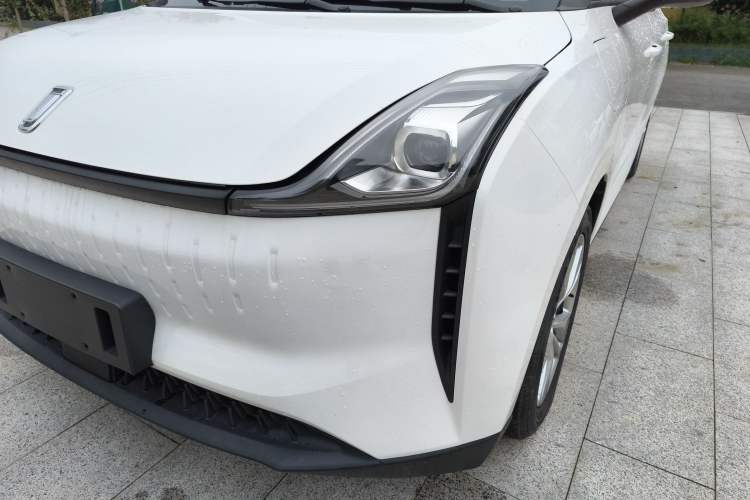 Used Bestune NAT 2023 PRO Comfortable Travel Extended Range Battery-Swap Version 401km Left Front Headlight