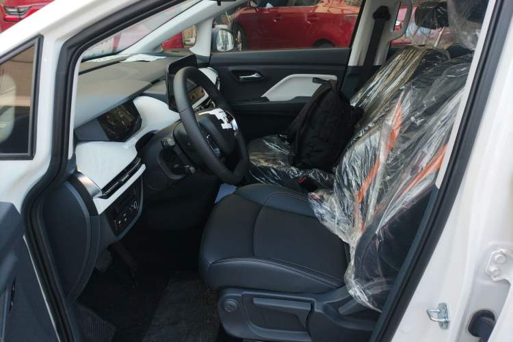 Used Bestune NAT 2023 PRO Comfortable Travel Battery-Swap Version 401km Left Front Seat