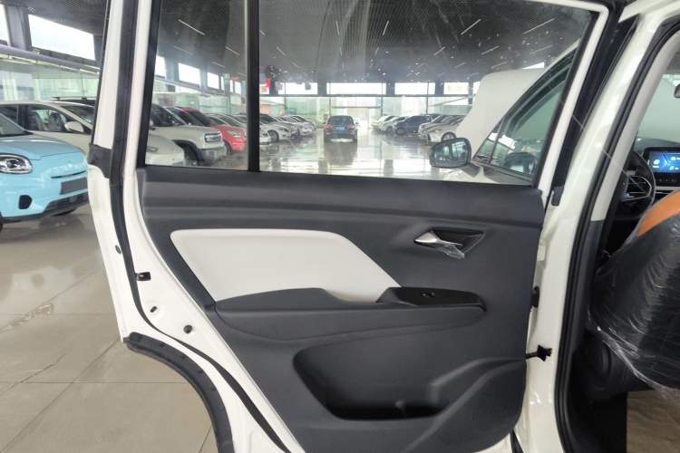 Used Bestune NAT 2023 PRO Comfortable Travel Extended Range Battery-Swap Version 401km Left Rear Door Interior