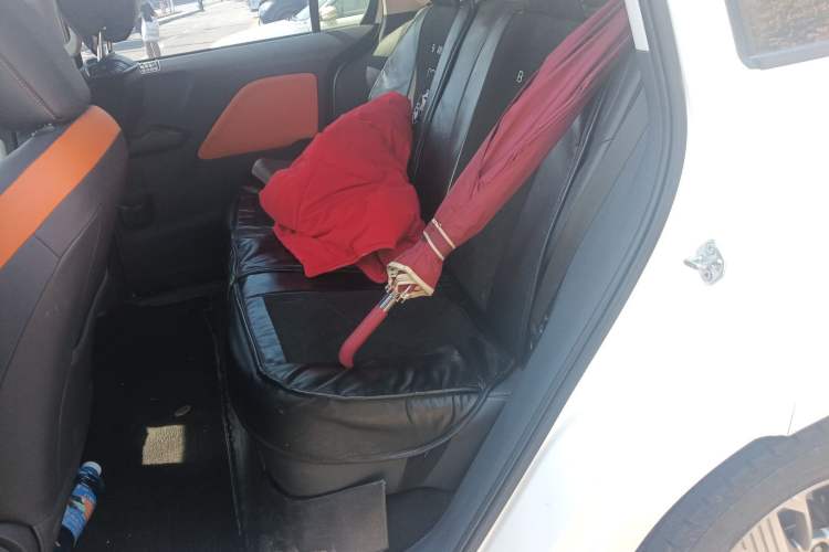 Used Bestune NAT 2023 PRO Comfortable Travel Battery-Swap Version 401km Left Rear Seat