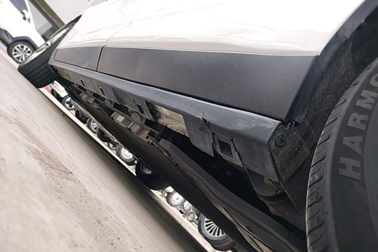 Used Bestune NAT 2023 PRO Comfortable Travel Battery-Swap Version 401km Left Side Sill