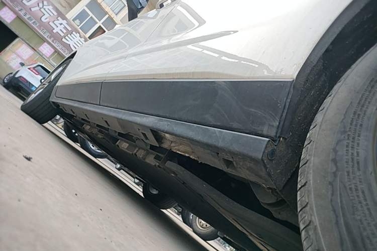 Used Bestune NAT 2023 PRO Comfortable Travel Battery-Swap Version 401km Left Side Sill