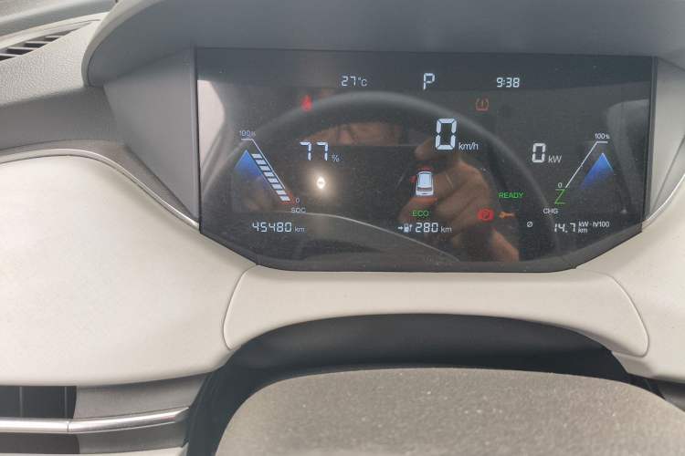 Used Bestune NAT 2023 PRO Comfortable Travel Extended Range Battery-Swap Version 401km Odometer Close Up