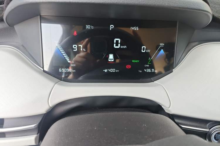 Used Bestune NAT 2023 PRO Enjoy Travel Edition 425km Odometer Close Up