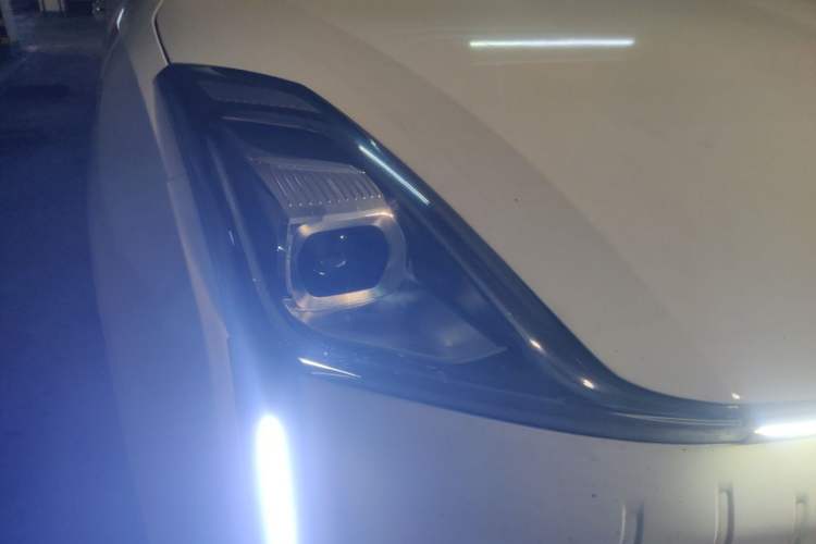 Used Bestune NAT 2023 PRO Enjoy Travel Battery-Swap Version 401km Right Front Headlight