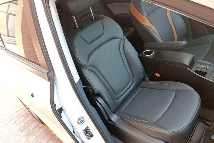 Used Bestune NAT 2023 PRO Comfortable Travel Extended Range Battery-Swap Version 401km Right Front Seat