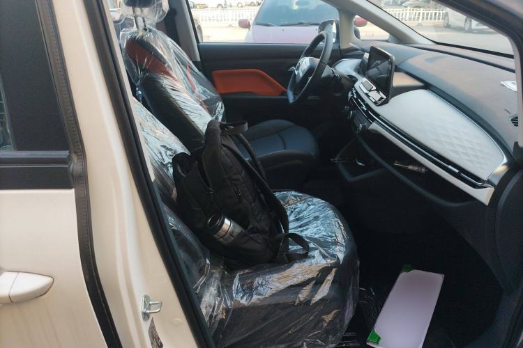 Used Bestune NAT 2023 PRO Comfortable Travel Battery-Swap Version 401km Right Front Seat