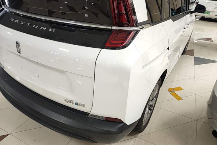 Used Bestune NAT 2023 PRO Comfortable Travel Battery-Swap Version 401km Right Rear Taillight