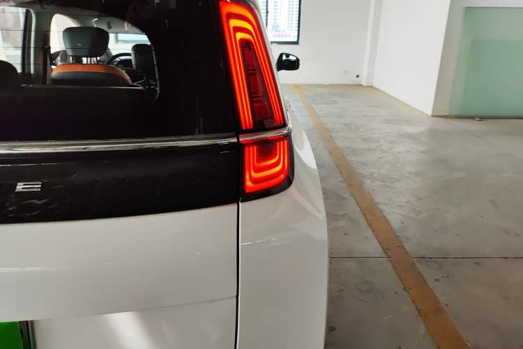 Used Bestune NAT 2023 PRO Comfortable Travel Battery-Swap Version 401km Right Rear Taillight