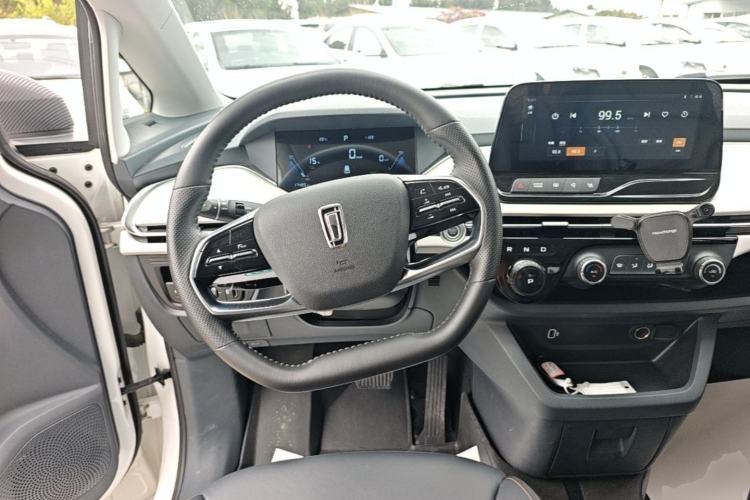 Used Bestune NAT 2023 PRO Comfortable Travel Extended Range Battery-Swap Version 401km Steering Wheel