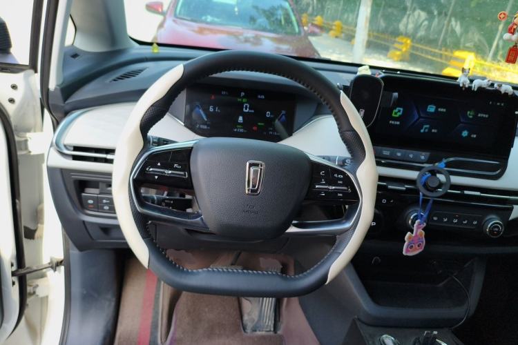 Used Bestune NAT 2023 PRO Comfortable Travel Extended Range Battery-Swap Version 401km Steering Wheel